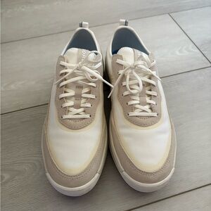 SOREL women’s White and Tan Sneakers